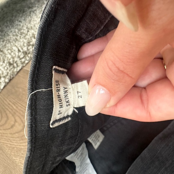 Madewell 9” high rise frayed hem blacks grey jeans - Picture 3 of 3